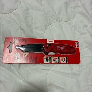 Milwaukee Red Folding Utility Knife